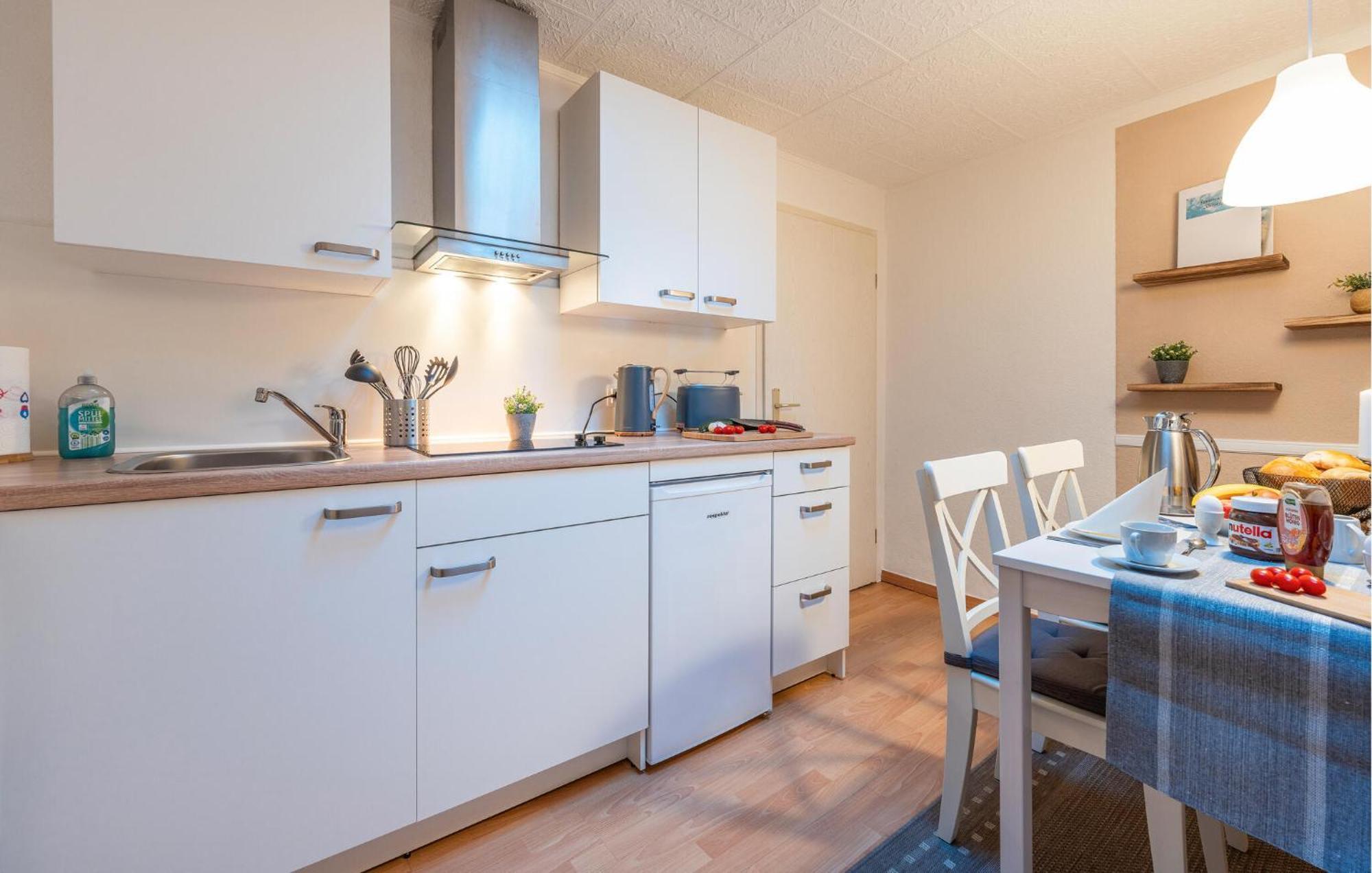 Awesome Apartment In Rostock With Kitchen Exterior foto